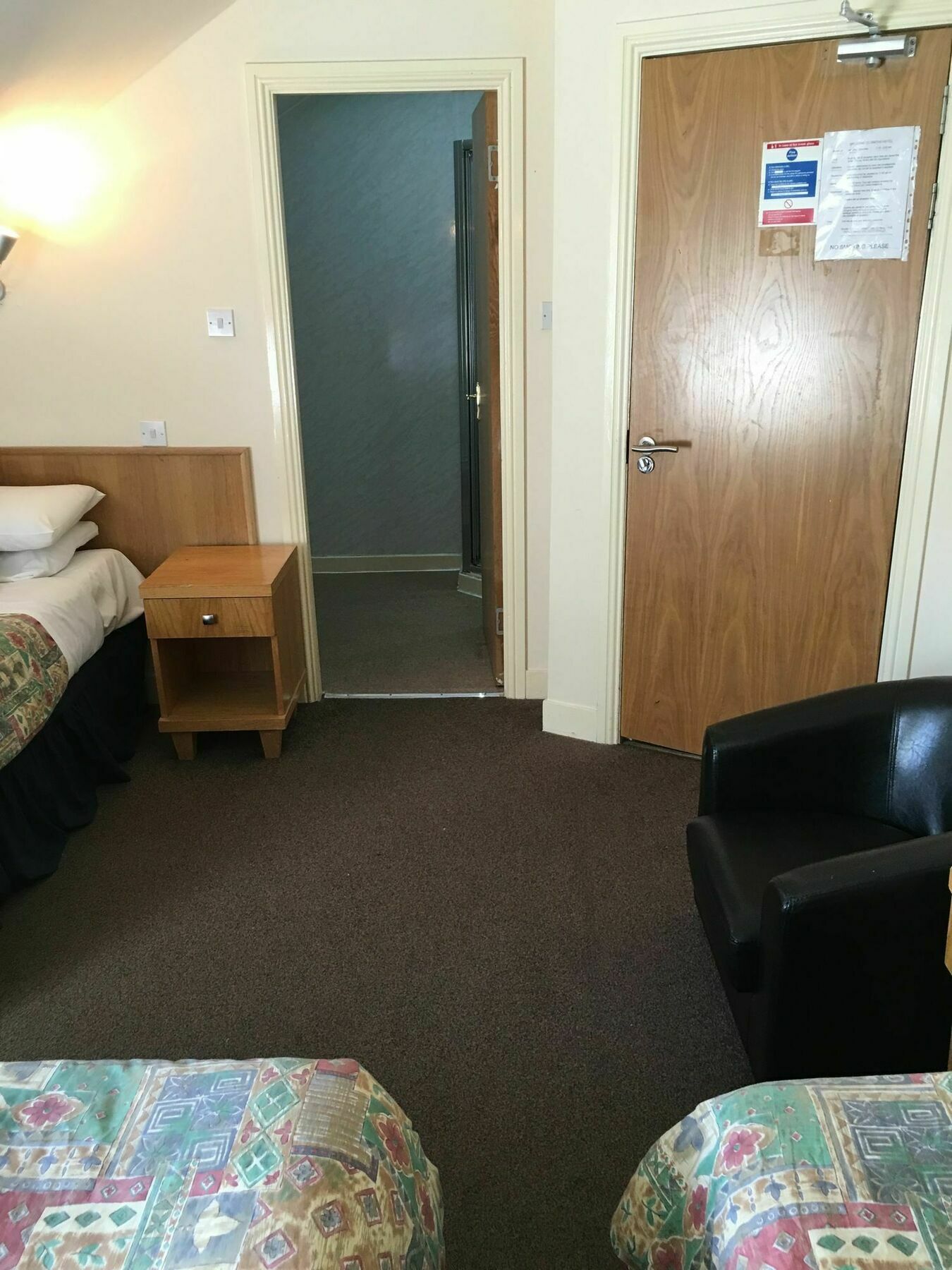 Quadruple Room with Private Bathroom