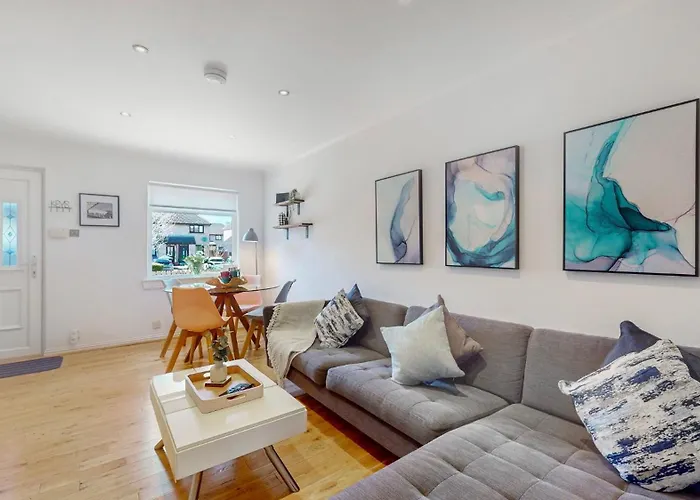 Villa: Cairn Bnb Introduces Mavisbank Gardens - Where Homely Charm Meets Modern Living
